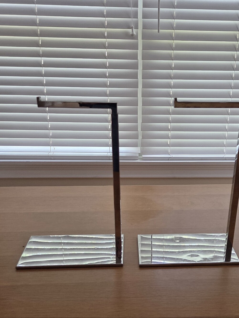 2- Chrome Jewelry Or HANDBAG Display Stand - L-Shaped Pair - Silver